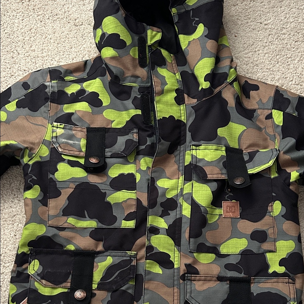 DC Kids Camouflage Puffer Jacket - Green, Black, and Brown - Picture 5 of 5